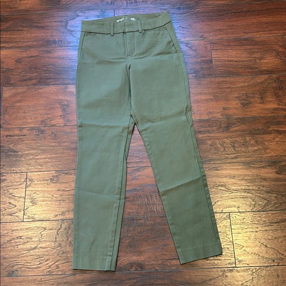 Old Navy High-Rise Pixie Pants Olive Green - Picture 1 of 4